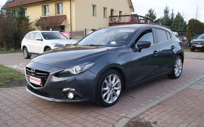 Mazda 3 cena 51900 przebieg: 105000, rok produkcji 2017 z Szczecin małe 781